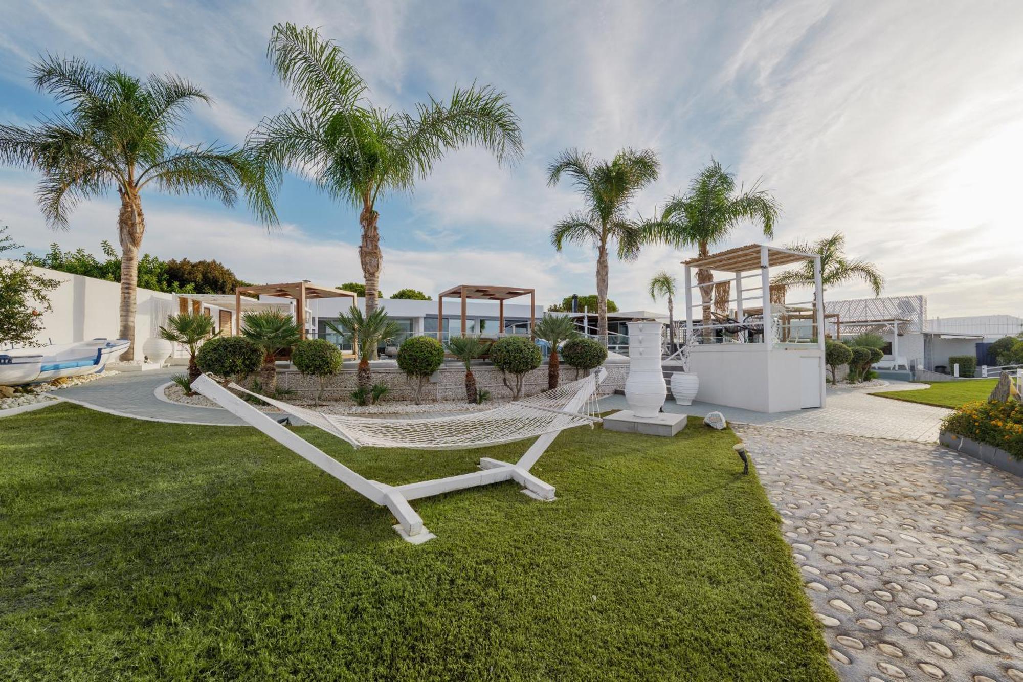 הרסוניסוס White Luxury Villa מראה חיצוני תמונה