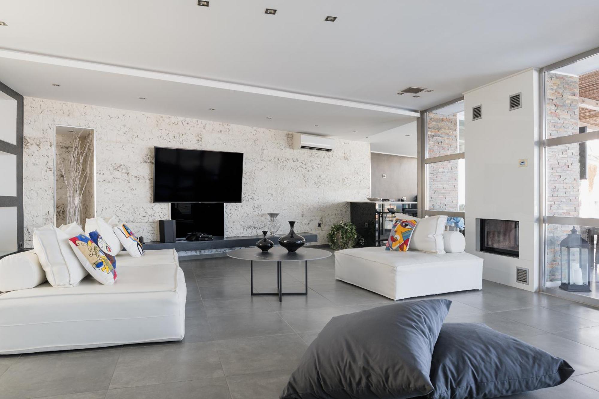 הרסוניסוס White Luxury Villa מראה חיצוני תמונה