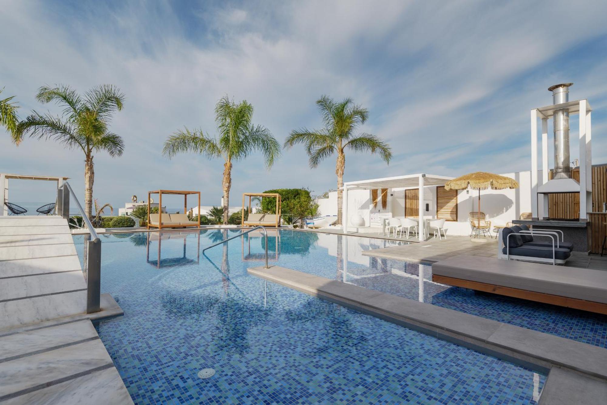 הרסוניסוס White Luxury Villa מראה חיצוני תמונה