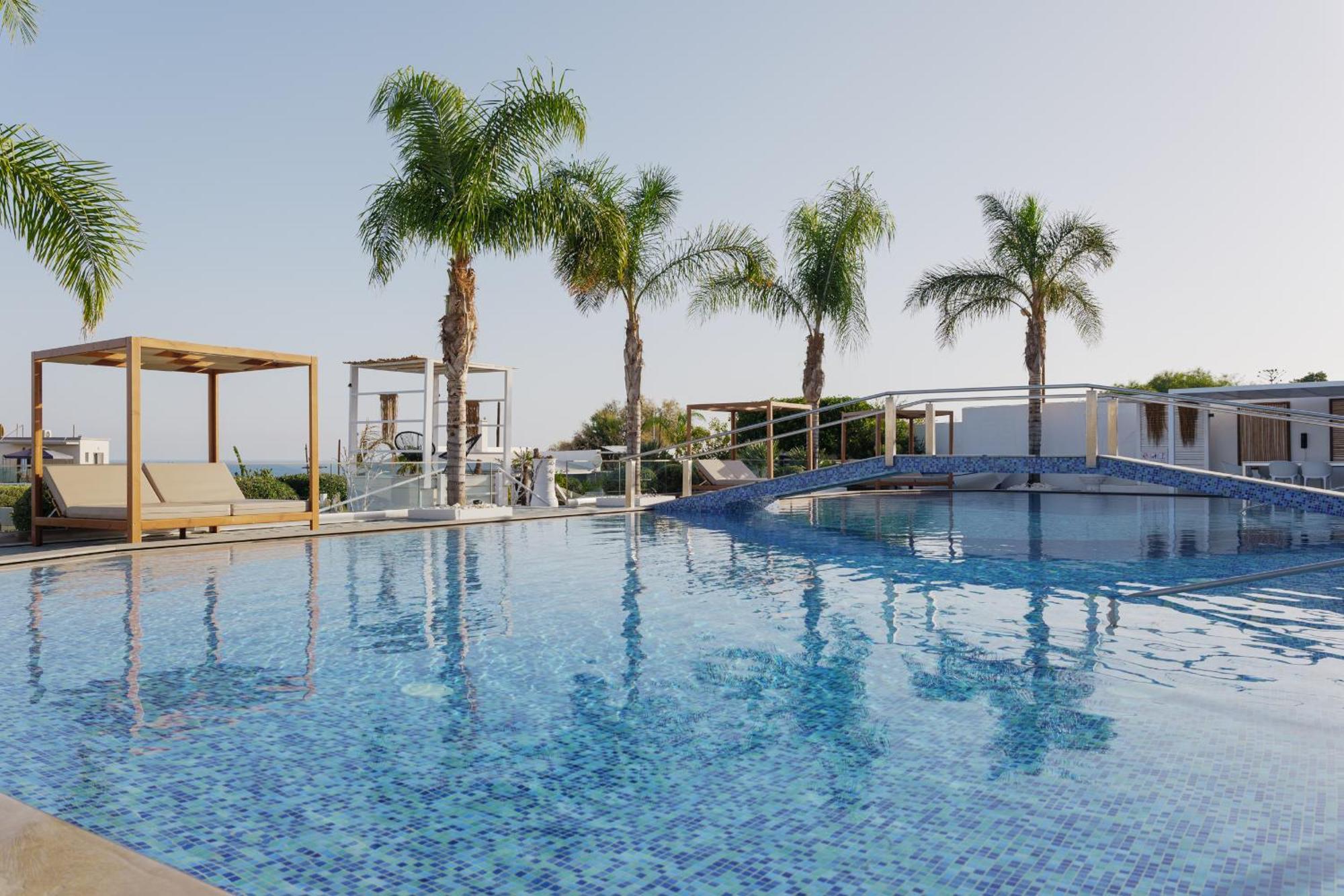 הרסוניסוס White Luxury Villa מראה חיצוני תמונה